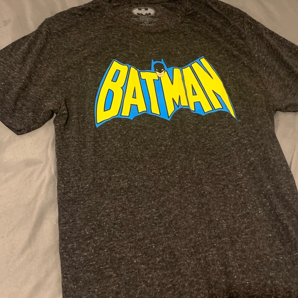 New Medium size bat cartoon shirt